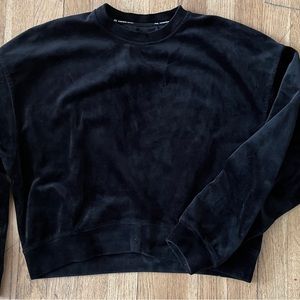 Andrew Mark sport black velour crop top.  Medium